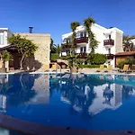 No81 Hotel 5*