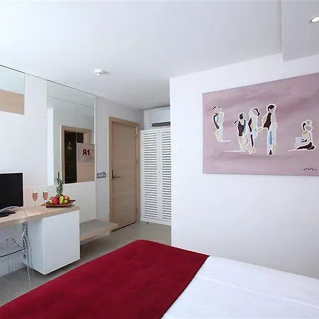 No81 Hotel 5*