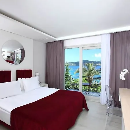 No81 Hotel 5*